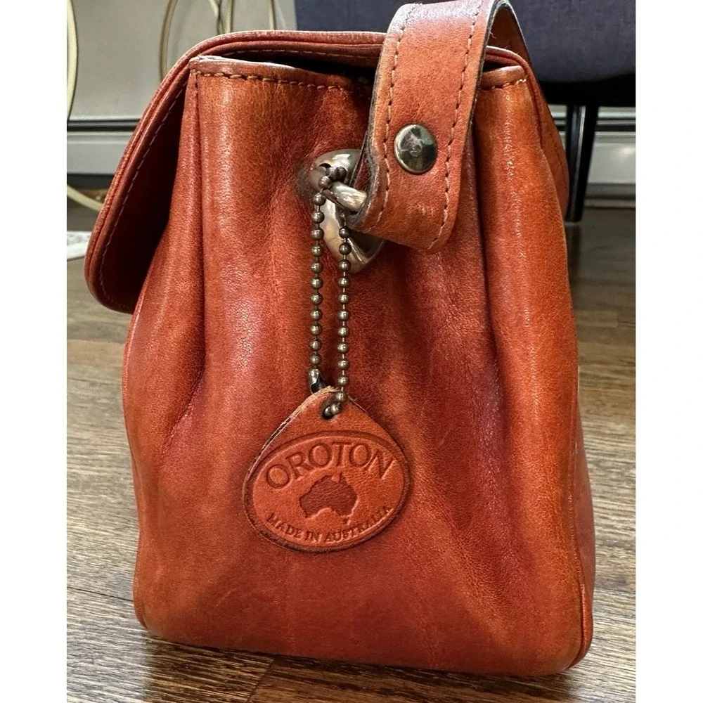 Oroton Sydney Vintage Cognac Leather Crossbody Bag Flap Shoulder Purse 80s 90s